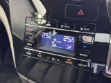 プラズマクラスター搭載のフルオートエアコン。運転席・助手席・後席でそれぞれ好みの温度設定が可能で、全席で快適な空調環境を保ちます。
