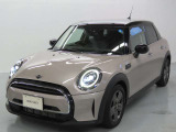 フロントフェイスはMINIアイコンとして永らく愛されるデザイン性の良さと、ブランドの魅力を感じる事ができます。