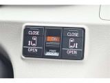 両側パワースライドドア付きだから、狭い駐車スペースなどでの乗り降りラクラク♪小さなお子さまのいるご家庭には嬉しい装備です。