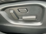 人間に合わせてクルマの設計を変えており、さらに体格や目線の違いに関わらず、多くの人が適したドライビングポジションを確保できるように、シートやステアリングの前後・上下の調整範囲を決定しています。