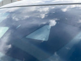 【スマートブレーキサポート】走行中に前方の車両等を認識し、衝突しそうな時は警報とブレーキで衝突回避と被害軽減をアシスト。より安全にドライブをお楽しみいただけます。