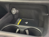 ★ワイヤレス充電器★スマートフォンを置くだけで充電可能。ケーブルをつなぐ煩わしさがありません
