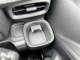 運転席側のドリンクホルダーです!