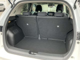 ハッチバックタイプですが、荷室スペースもしっかりございます!