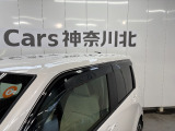 車内の換気には必需なドアバイザーです。特に、雨の日の換気に助かりますね。
