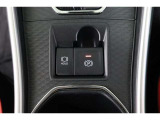 電動パーキングブレーキを搭載。スイッチ操作でパーキングブレーキを作動・解除することが可能ですので、操作の力が不要ですよ♪