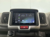 ディスプレイオーディオを装着しています。Bluetooth(ブルートゥース)・USB接続等が使用できます。