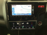 ナビゲーションはフルセグTV対応のGathers純正メモリーナビを搭載しています。Bluetoothオーディオ機能がありますので、スマートフォンなどの音楽も再生できます。