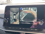 アラウンドビューモニターは4方のカメラで真上から車を見たようにモニターで確認ができる日産の自慢の装備です。是非実際の車で体感してみてください。