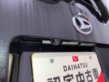 【バックカメラ】 駐車時に車両後方の様子を見ることができるので、運転の不安を軽くします。