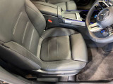 メルセデスのシートは、少し硬めに出来ておりますので、長時間の運転でも疲れにくく、安全にドライビングをお楽しみ頂けます