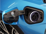 BMWの伝統の丸目4灯ヘッドライトでございます。LEDライトで視認性もよく明るく安全性の向上につながります。
