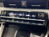 冬場に嬉しい運転席、助手席シートヒーター付きでポカポカ