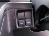 お車を購入される際はご不明な点や不安な点もあるかと思いますが、困ったらお気軽にご相談下さい! 【フリーダイアル】 でお電話頂ければ当店のスタッフがじっくりお話を聞かせて頂きます!