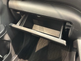 専門業者にて内外装のクリーニングを実施しております!