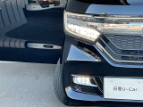 LEDヘッドライトは省電力ですが、純白光で驚くほど明るく夜道を照らしてくれます。さらに解錠操作に応じてLEDポジションライトを点灯させるフレンドリーライト機能を装備。