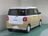 安全機能「スマートアシスト」搭載。車両、歩行者に対する衝突警報と緊急ブレーキや、誤発進抑制ブレーキ制御などの機能で安全運転をサポートします。