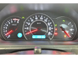 とっても見やすいメーターです。夜間時はラグジュアリーな気分にさせてくれる照明が魅力ですので、夜のドライブも楽しみになりますよ♪