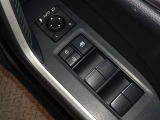 電動格納式ドアミラー・パワーウインドウを装備しています。