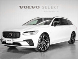ボディ各所に加えられたエレガントなシルバーの装飾と、ベンチレーションやマッサージ機能など豪華仕様のレザーシートが魅力のUltimateグレードです!