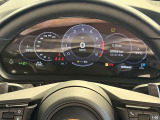 シグネチャースクリーン含む12.65インチ曲面ディスプレイ