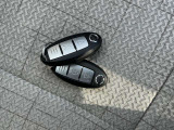 インテリジェントキー★このキーが車内にあればエンジンプッシュスタートボタンを押すとエンジン始動可能です!!