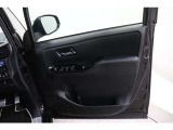 運転席ドア。除菌、消臭済です。