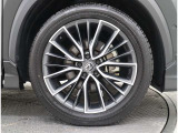 235/55R20タイヤを装備しています。※各ホイールのキズ等をご確認くださいませ。