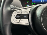 ステアリングにオーディオ操作スイッチが付いています。オーディオ画面に直接タッチしなくても操作が出来ますので、運転に集中できます。