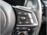 ステアリング右手側にはアイサイトなどの操作スイッチが内蔵されています 運転しやすい設定です