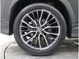 235/55R20タイヤを装備しています。※各ホイールのキズ等をご確認くださいませ。
