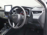 運転席の様子です。見通しの良いすっきりとした内装で、運転しやすい空間となっております。
