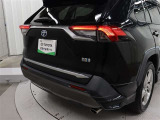 後方から接近する車両を検知して、衝突被害の軽減に寄与するリヤクロストラフィックオートブレーキ[パーキングサポートブレーキ(後方接近車両)]が装着されています。