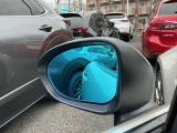 ブルーミラーなので後続車のヘッドライトも明るさ軽減でまぶしくありません。