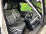 運転席シート廻りは使用感も少なく、良好な状態となっています。丁寧に使われていたことがよくわかりますね。