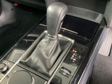 アクセルペダルを踏み込む量や速さに応じて変速パターンを制御し、人馬一体の運転感覚を発揮してくれる6速オートマ!