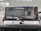 アラウンドビューモニター 駐車場での車庫入れや狭い道路での走行にカメラで確認が出来るので安心です。