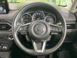 【純正革巻きステアリング】上質な革を使用することで、手にしっかり馴染みとても運転しやすいハンドルです♪