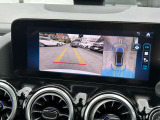 バックカメラにより駐車時の後方確認も楽にできます。