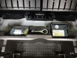 タイヤパンク修理キットが装備されております!