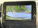 【バックカメラ】駐車時に後方がリアルタイム映像で確認できます。大型商業施設や立体駐車場での駐車時や、夜間のバック時に大活躍!運転スキルに関わらず、今や必須となった装備のひとつです!