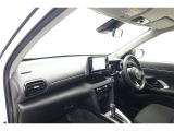 『運転席・インパネまわり』ハンドルやシートなども隅々までプロによる除菌クリーニング済み☆キレイな車内でドライブがより一層快適にお楽しみいただけると思います!
