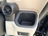 運転席ドリンクホルダー