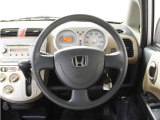 ◆ハンドル全体◆各種スイッチがハンドルから手を放さず操作できるので運転中でも楽に操作できます。