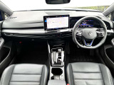 センターに大型ディスプレイを設置した新世代のインストゥルメントパネルは情報量も多く、高い操作性で長距離、長時間の運転によるストレスを軽減します。