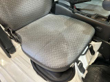 運転席シートです!!破れございます!!