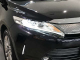 LEDヘッドライトです。デザイン性がよくとても明るいので、夜間の走行や悪天候でも安心です。しかも長寿命!