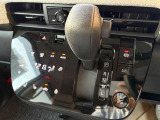 シフトレバーは直感的に使いやすい仕様です!初めて車を運転される方からご年配の方まで幅広い年代使いやすい!