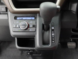 納車の前にはエンジンオイル、オイルエレメント、エアクリーナー、クーラント、バッテリー、ワイパーゴムのチェックまたは交換を行います!