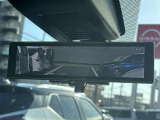 【インテリジェントルームミラー】バックドアについてますカメラと連動して、後方の映像がルームミラーに映ります。